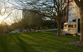 Renaissance Austin Hotel